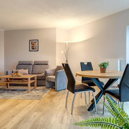 Haus Berlin, 2 * 洛丁